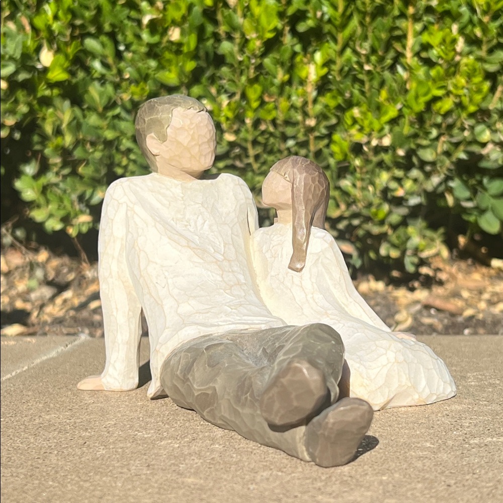 Willow Tree “father and daughter” Figurine in Cream and Brown